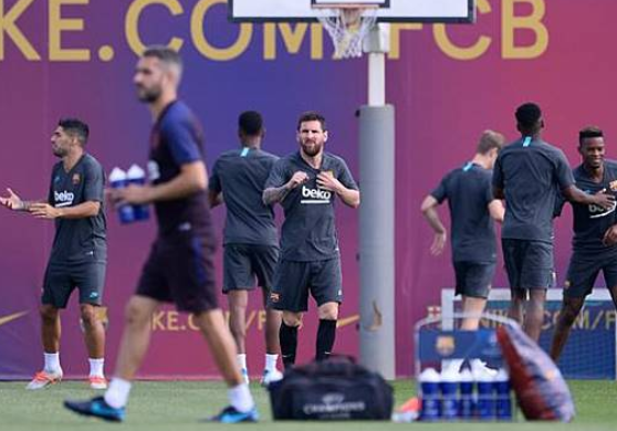 Lionel Messi Kembali, Siap Pecahkan Rekor Jelang Laga di Stadion Angker, Signal Iduna Park